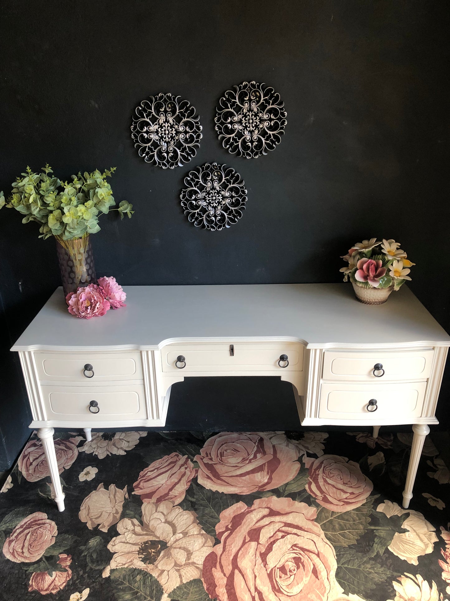 Elegant White Dressing Table
