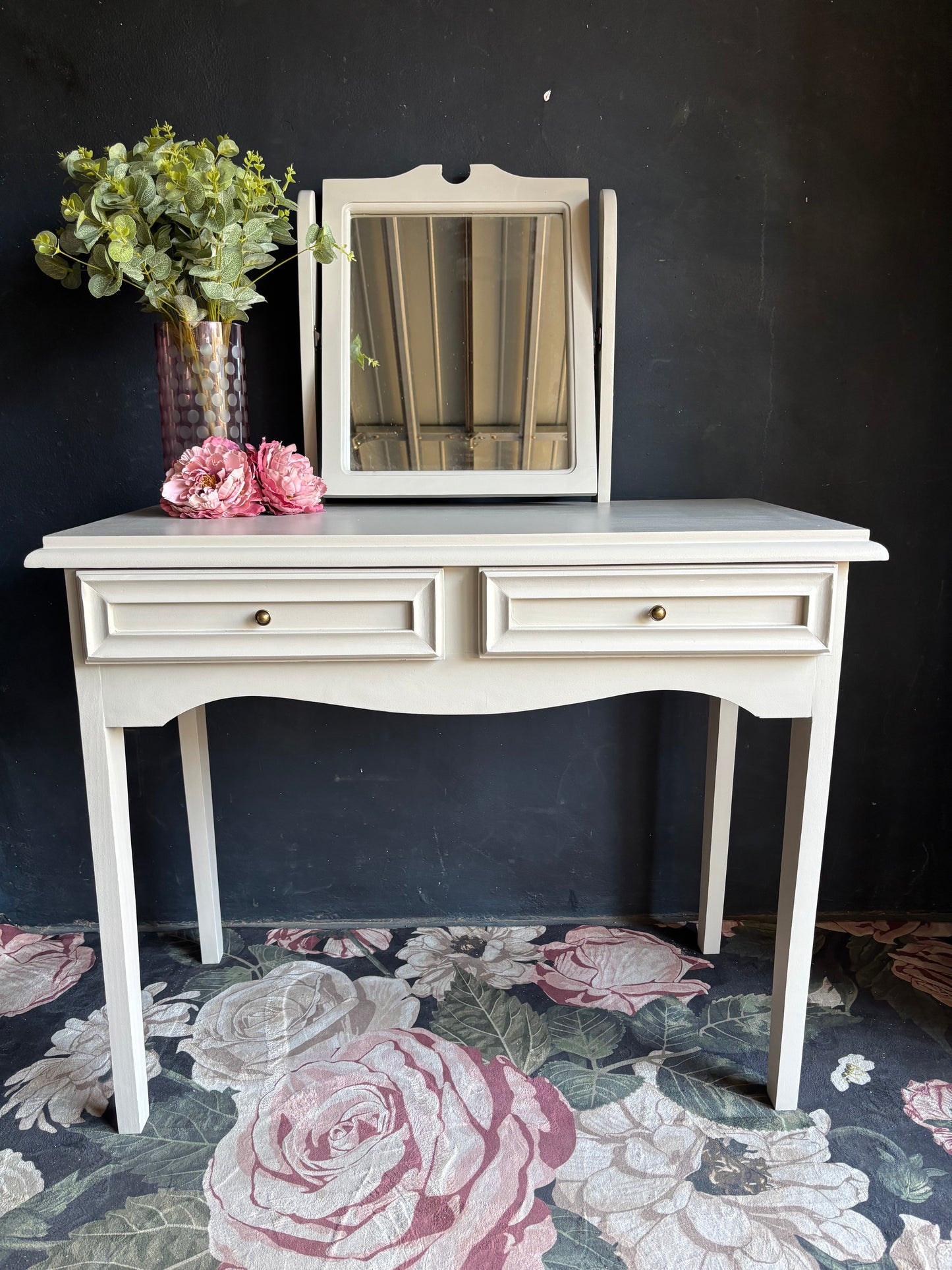 Soft White Classic Dressing Table with Tilting Mirror