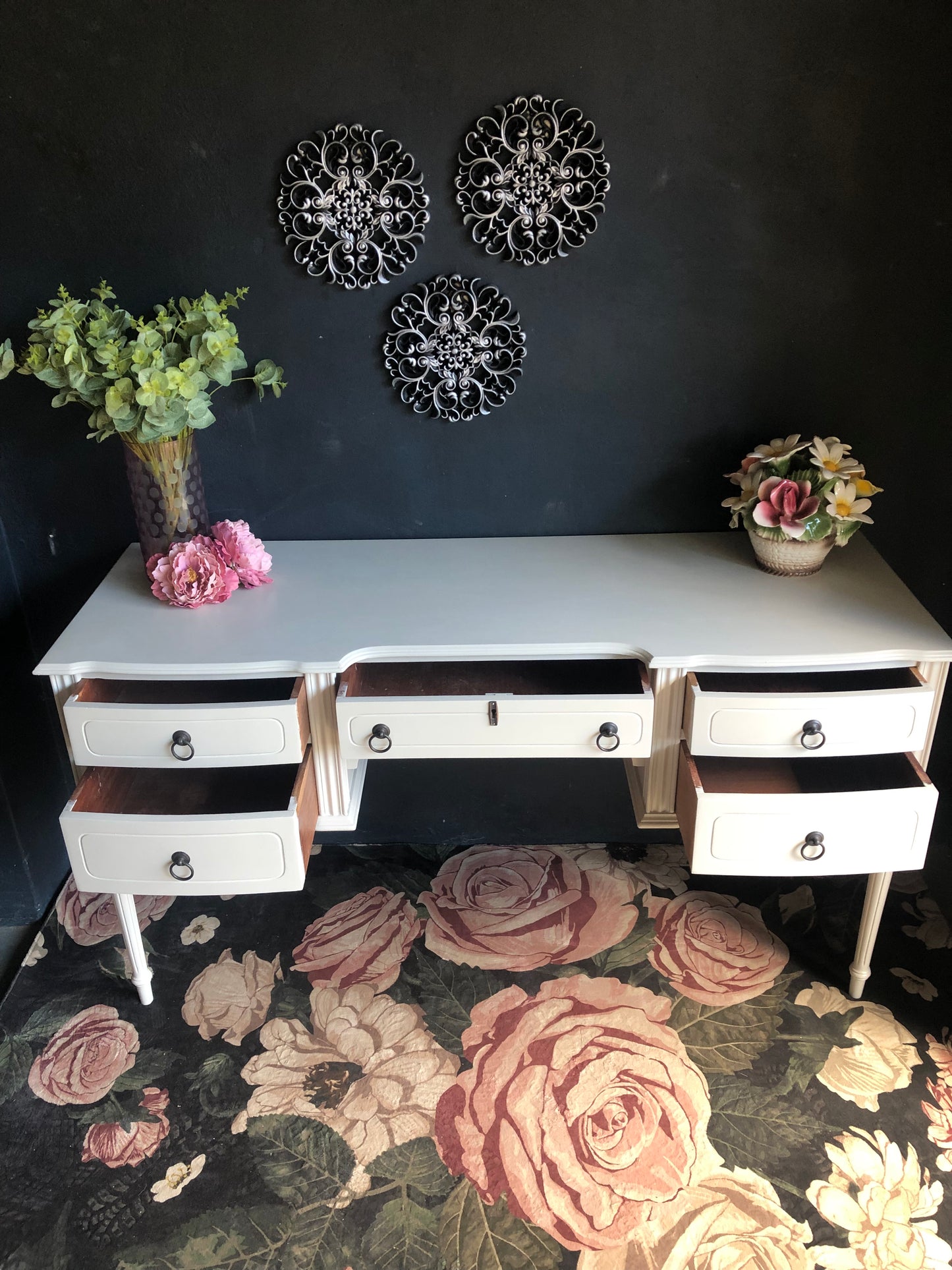 Elegant White Dressing Table