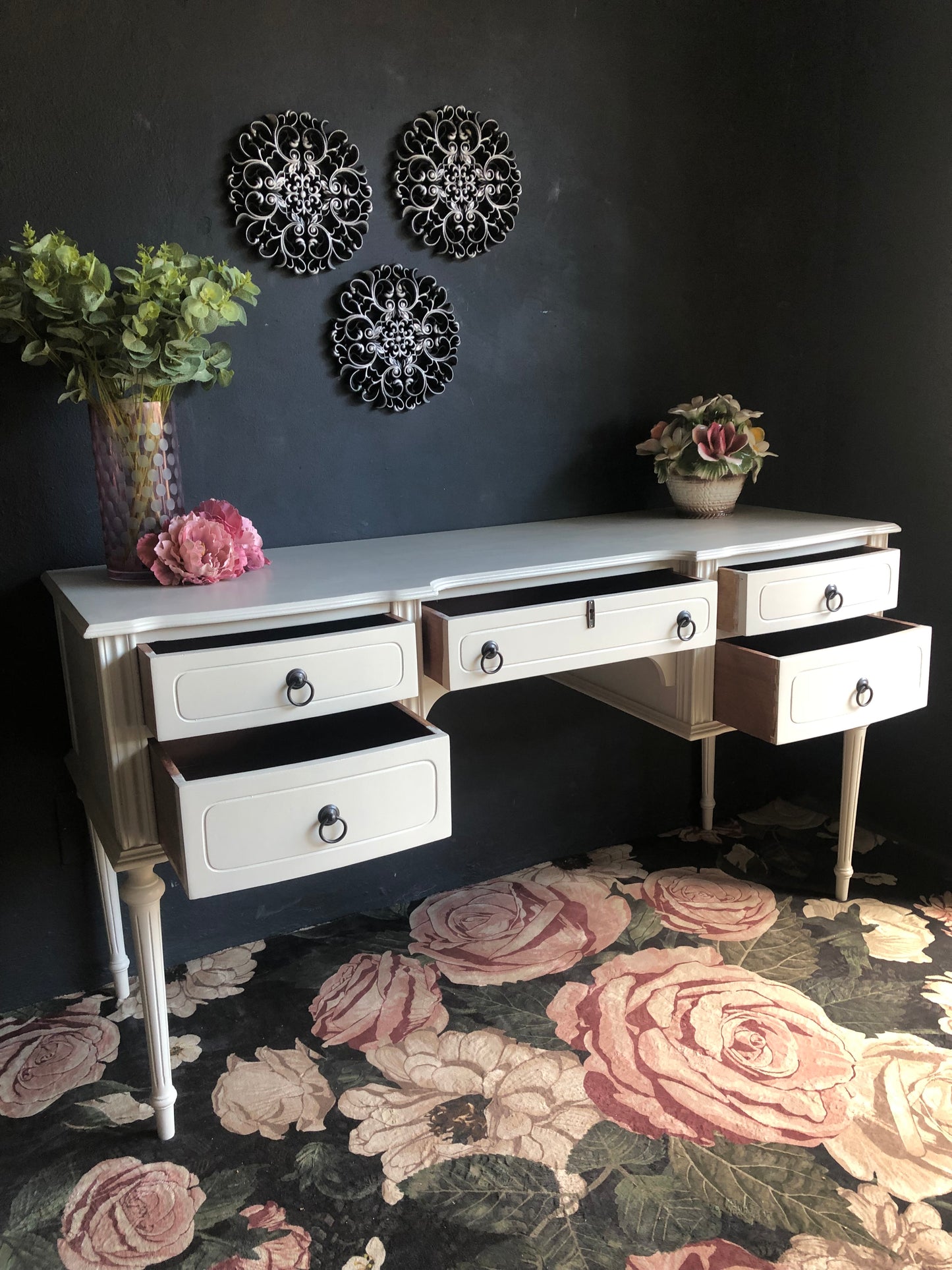 Elegant White Dressing Table