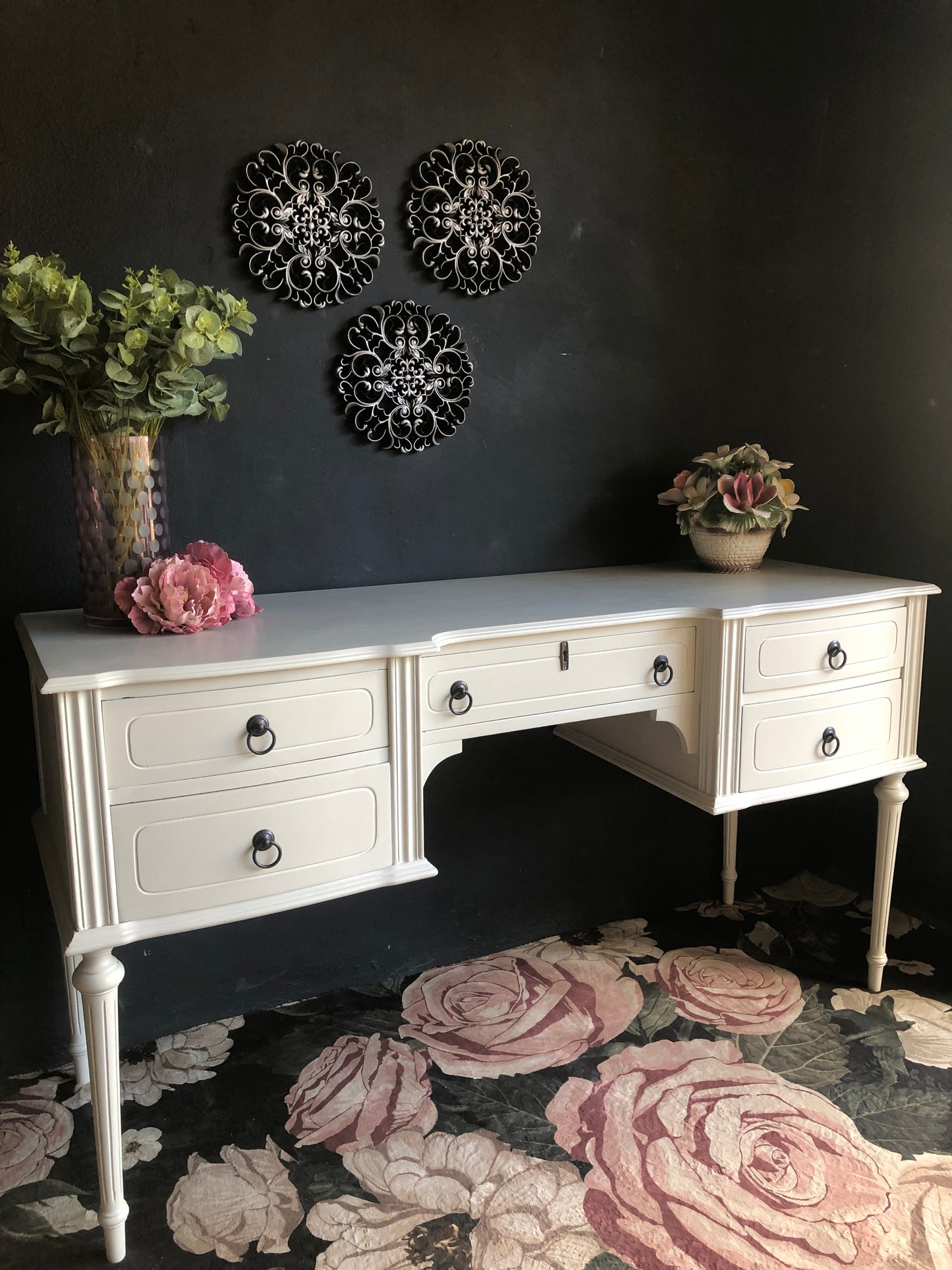 Elegant White Dressing Table