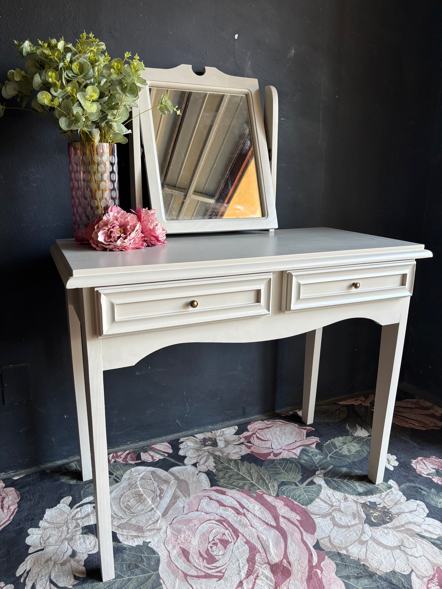 Soft White Classic Dressing Table with Tilting Mirror