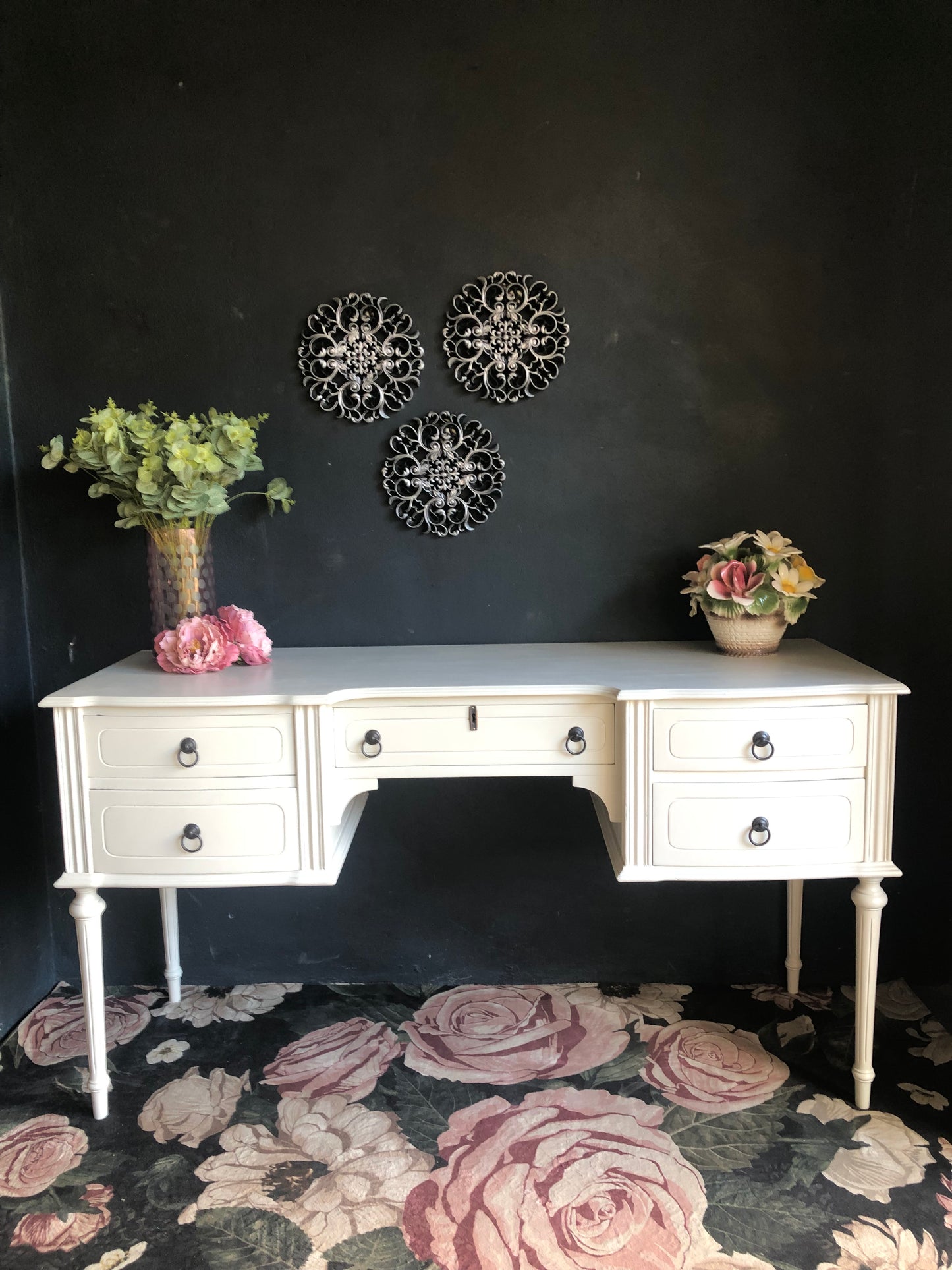 Elegant White Dressing Table