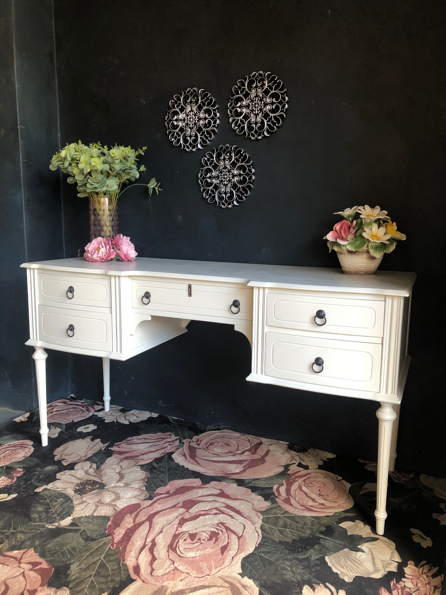 Elegant White Dressing Table