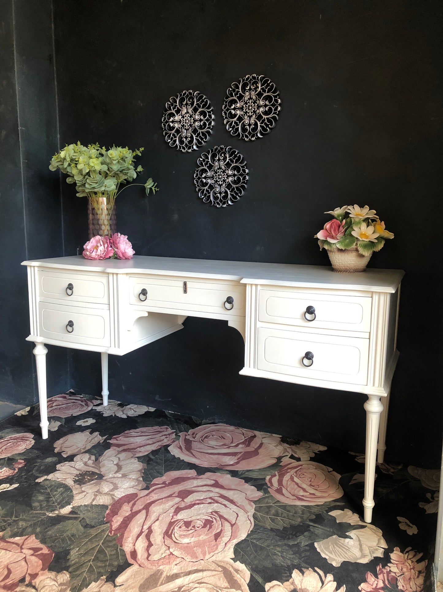 Elegant White Dressing Table