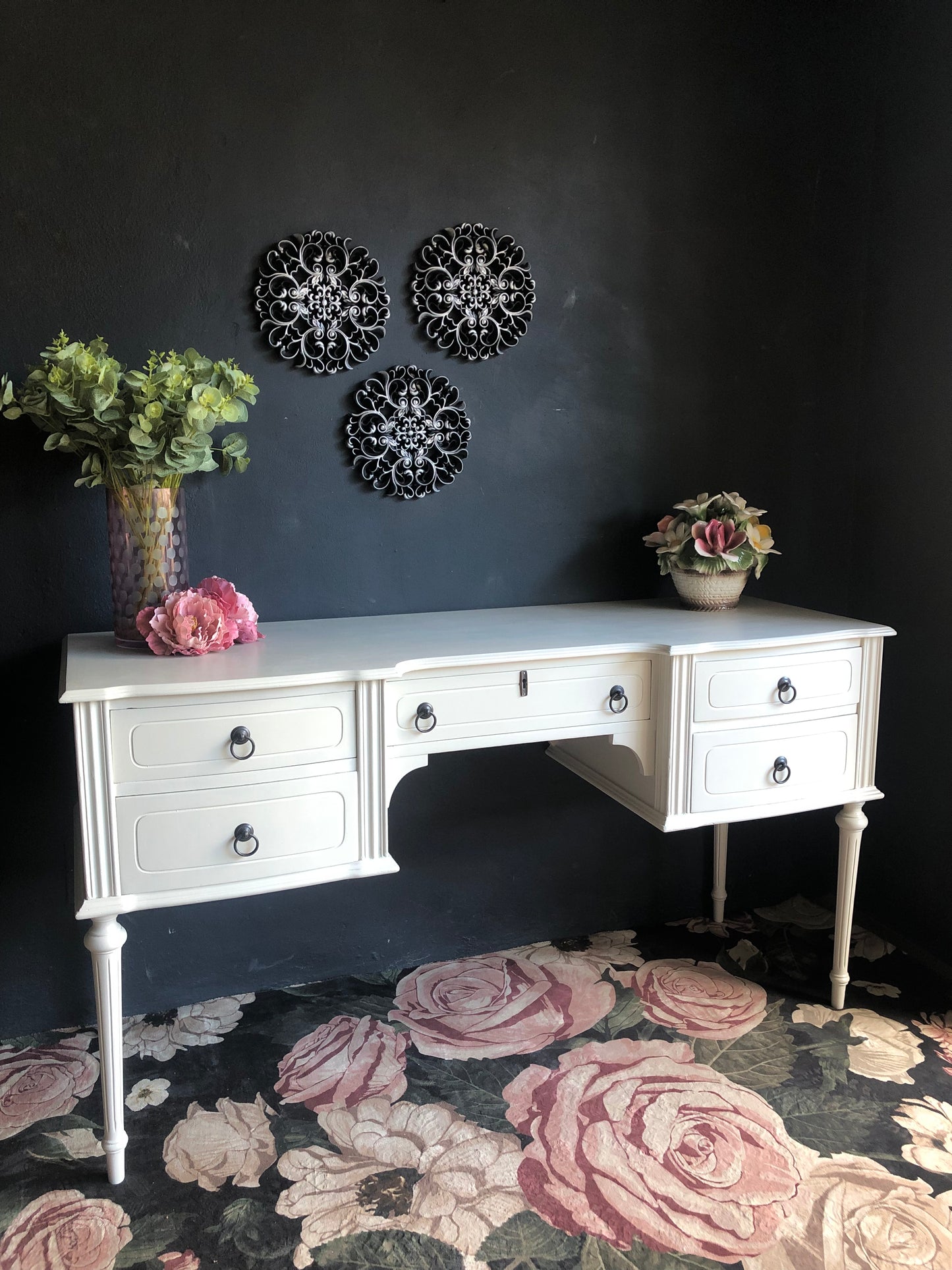 Elegant White Dressing Table