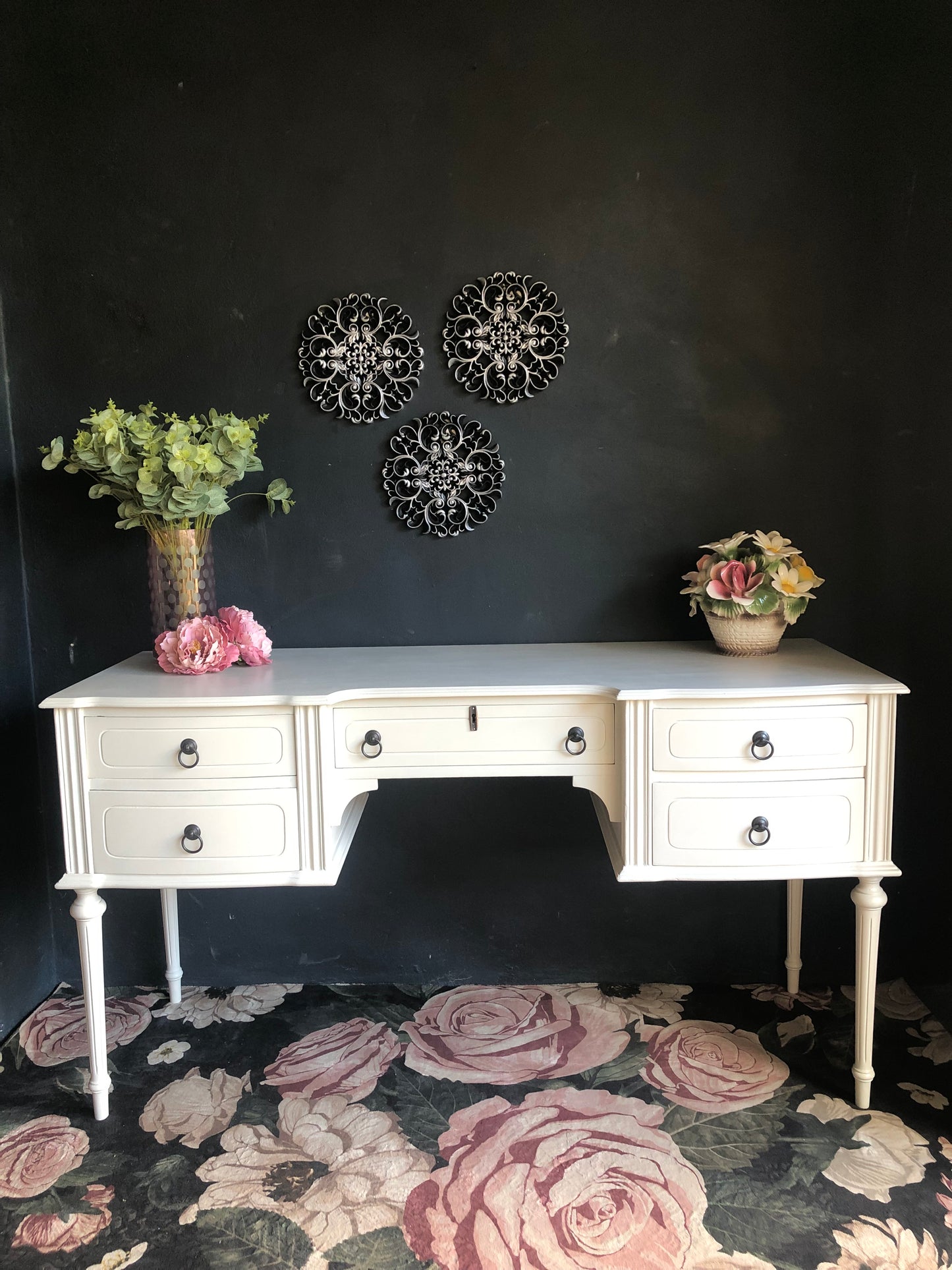 Elegant White Dressing Table