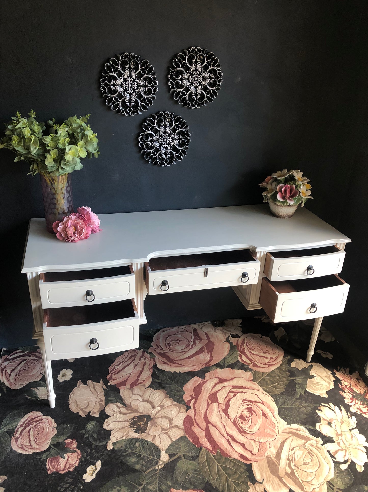 Elegant White Dressing Table