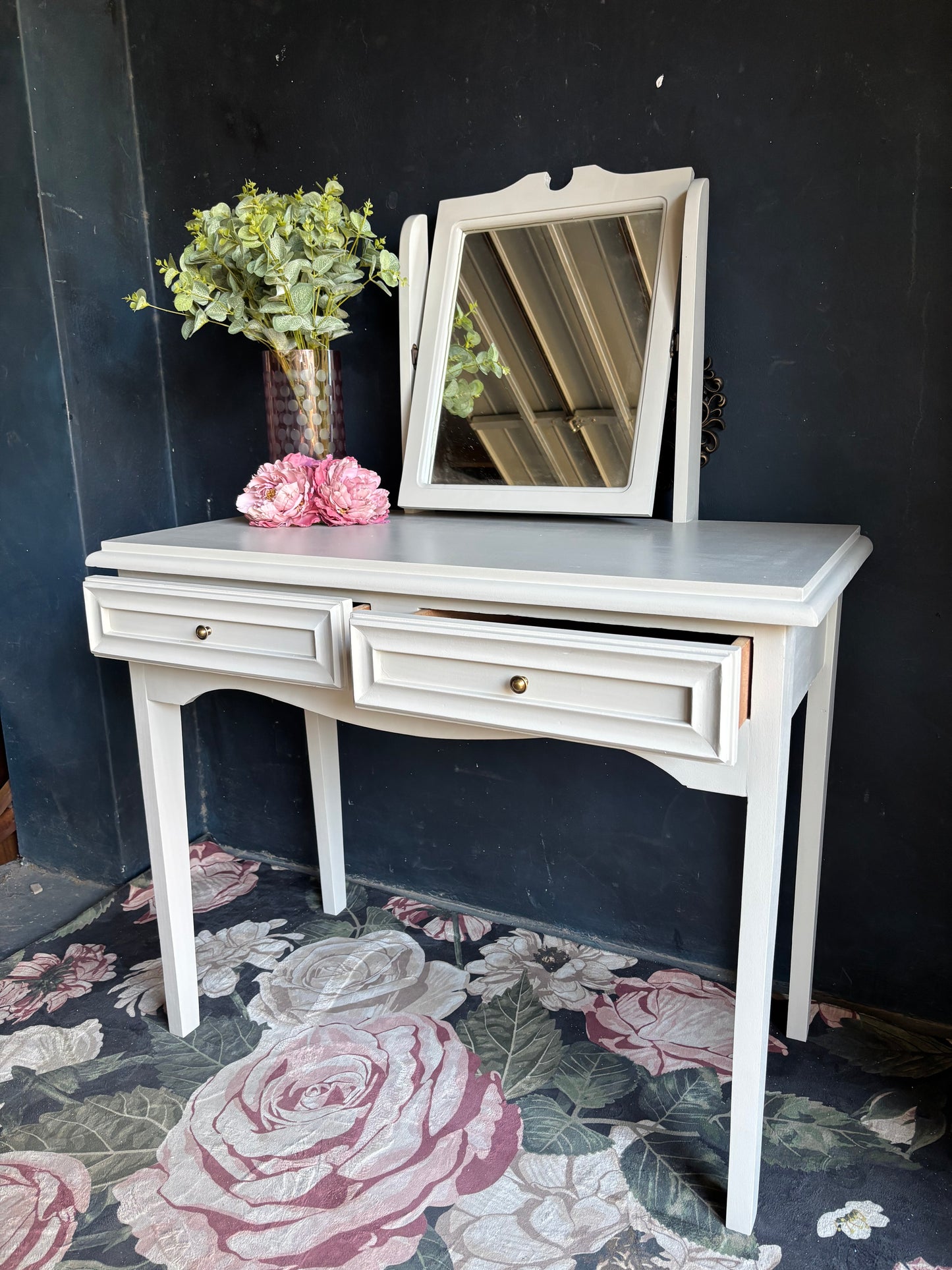 Soft White Classic Dressing Table with Tilting Mirror