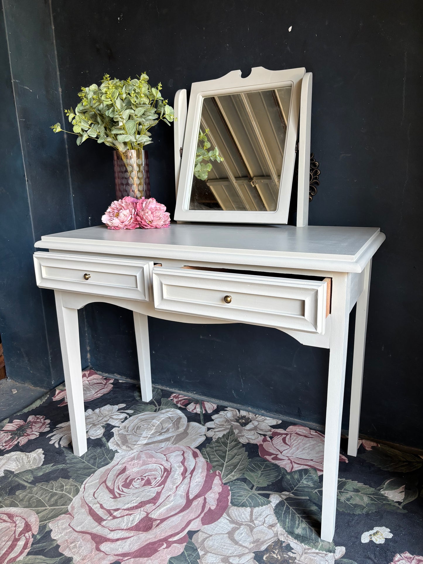 Soft White Classic Dressing Table with Tilting Mirror