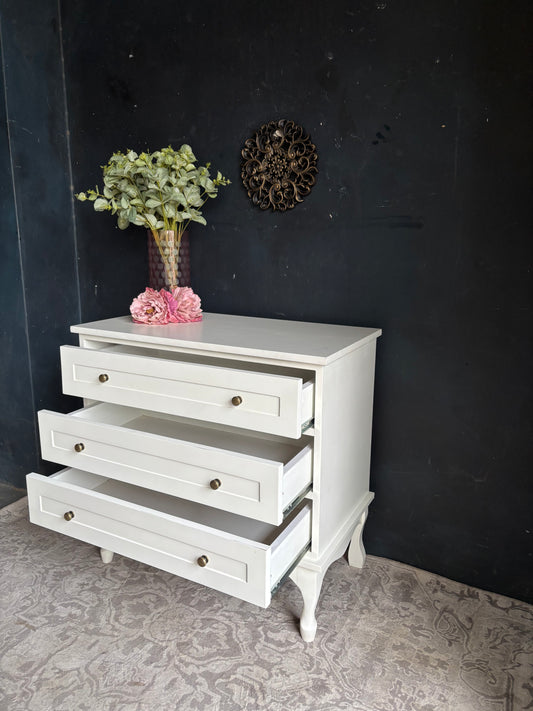 Brilliant White Classic Chest of Drawers